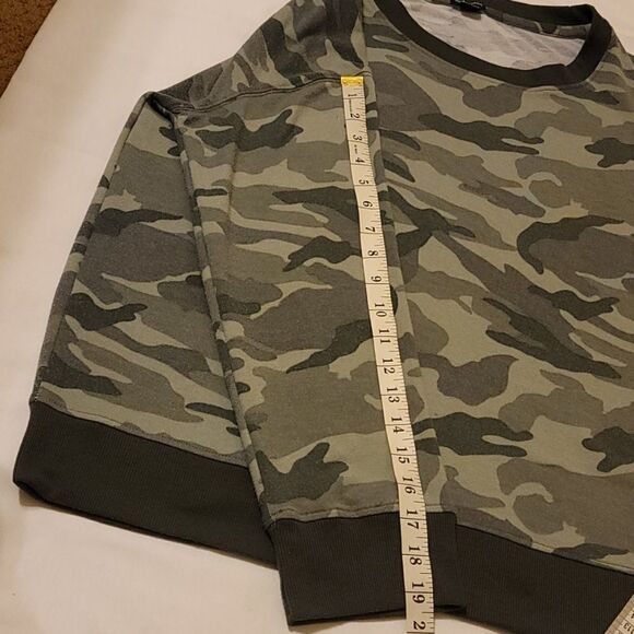 Splendid camo pullover size large - Picture 6 of 8